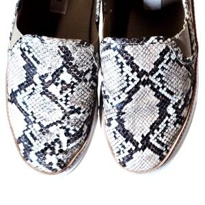 Steve Madden Jalia Slip On Sneakers Snake Print Beige Black Casual Shoes Sz 8.5
